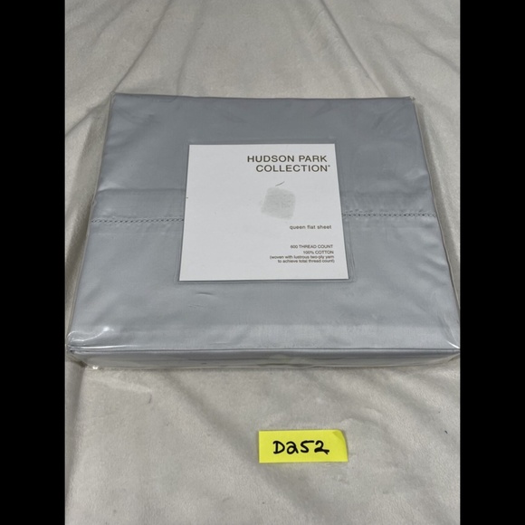 NIB [ Queen ] for Hudson Park 600TC Cotton Flat Sheet‎ in Cloud - Picture 1 of 12